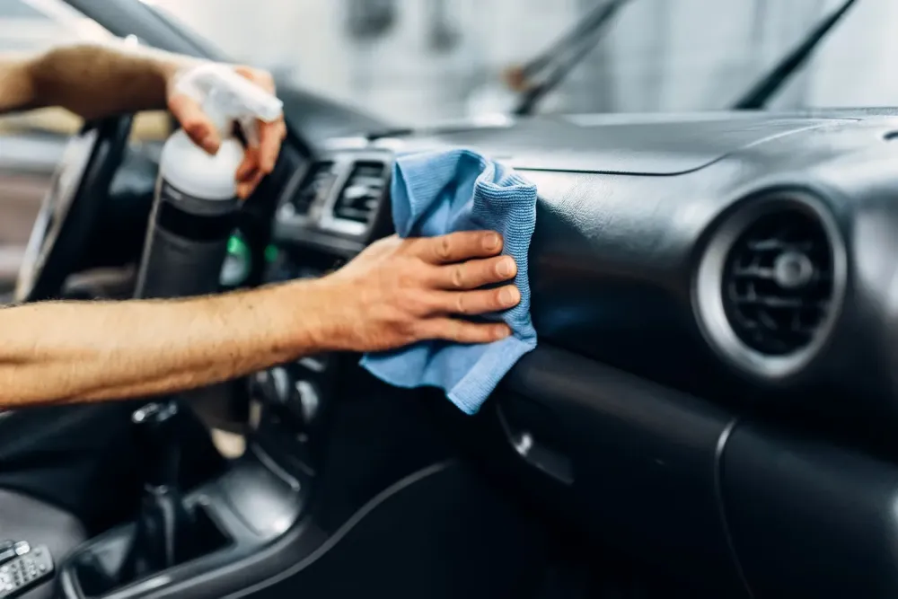 Spécialistes en électricité automobile à Bron webp